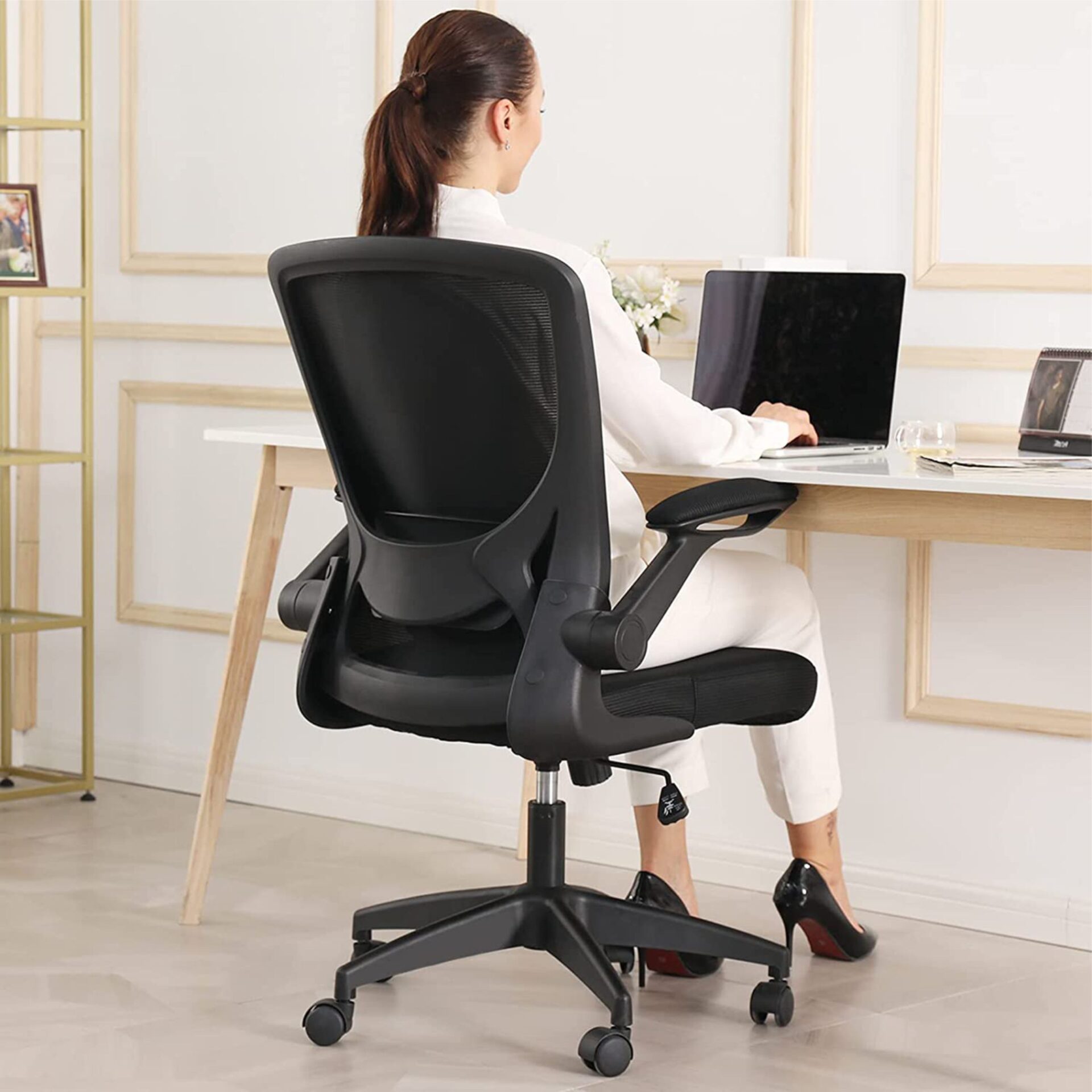 Ergonomic office chair providing proper lumbar support