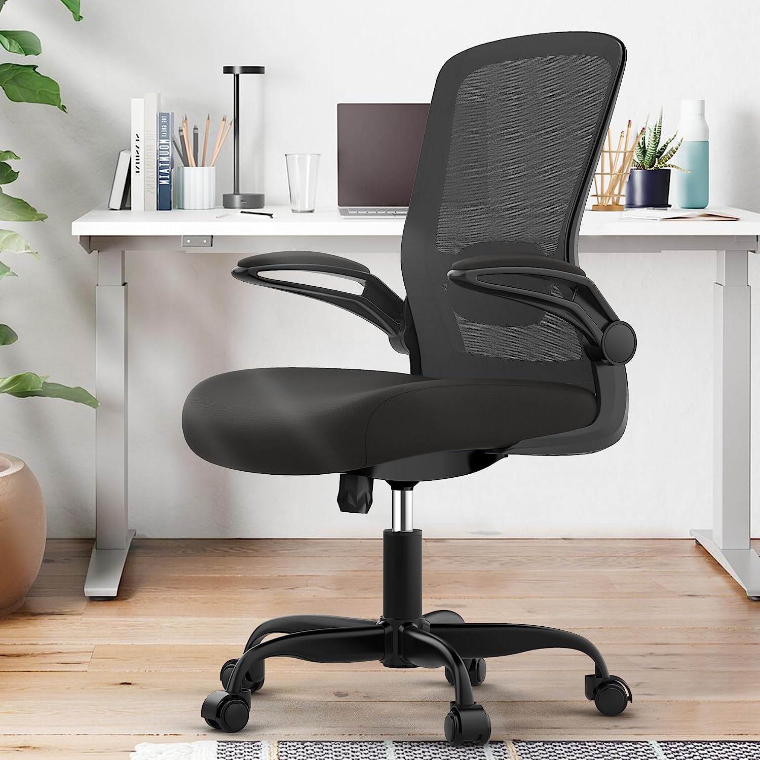 Featured image on the article: How to Choose the Right Office Chair for Your Back